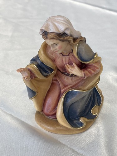 Krippenfigur knieende frau - krippenfigur,